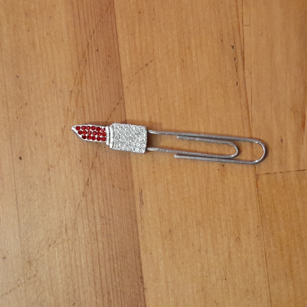 Lipstick paper clip 💄
